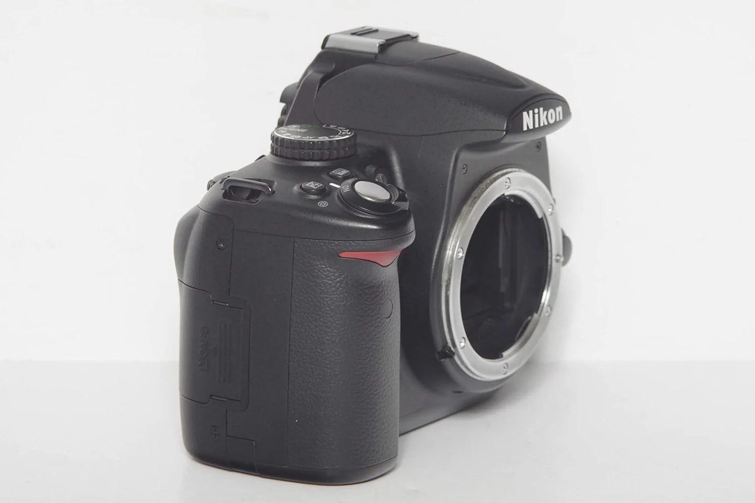 دوربین دیجیتال SLR نیکون D5000 با حسگر 12.3 مگاپیکسل DX و LCD 2.7 اینچی متغیر (فقط بدنه) (بازسازی شده)
