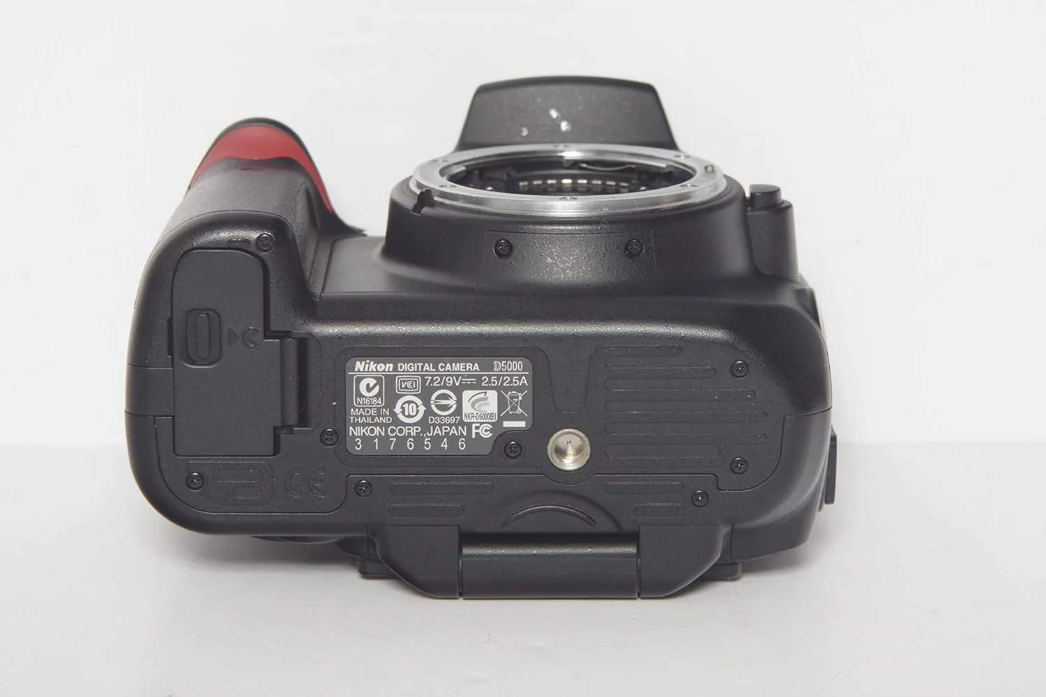 دوربین دیجیتال SLR نیکون D5000 با حسگر 12.3 مگاپیکسل DX و LCD 2.7 اینچی متغیر (فقط بدنه) (بازسازی شده)