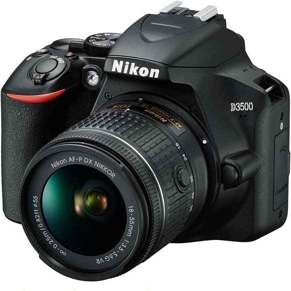 دوربین دیجیتال نیکون D3500 با حسگر 24.2 مگاپیکسل و لنز AF-P DX NIKKOR 18-55mm f/3.5-5.6G VR (1590B) – (بازسازی شده)
