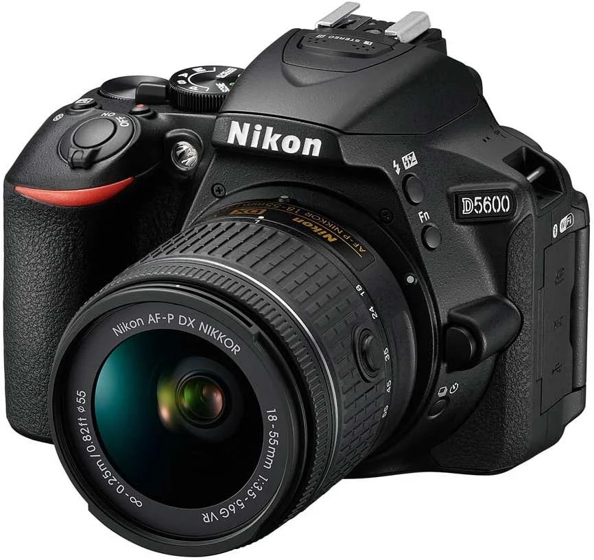 دوربین دیجیتال نیکون D5600 DSLR با لنز 18-55mm f/3.5-5.6G VR و 70-300mm f/4.5-6.3G ED