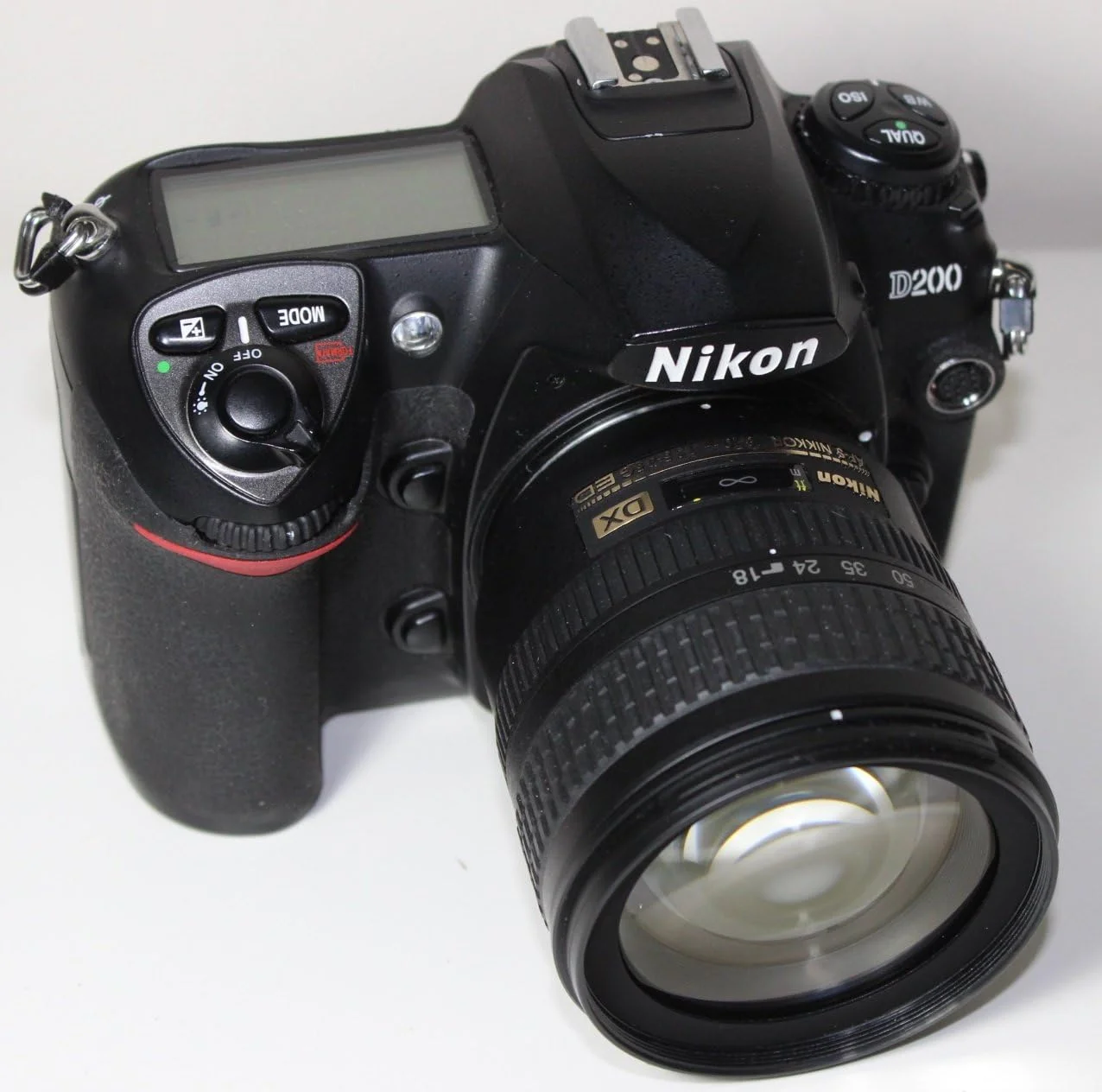 Nikon D200 10.2MP Digital SLR Camera with 18-70mm AF-S DX f/3.5-4.5G IF-ED Nikkor Zoom Lens