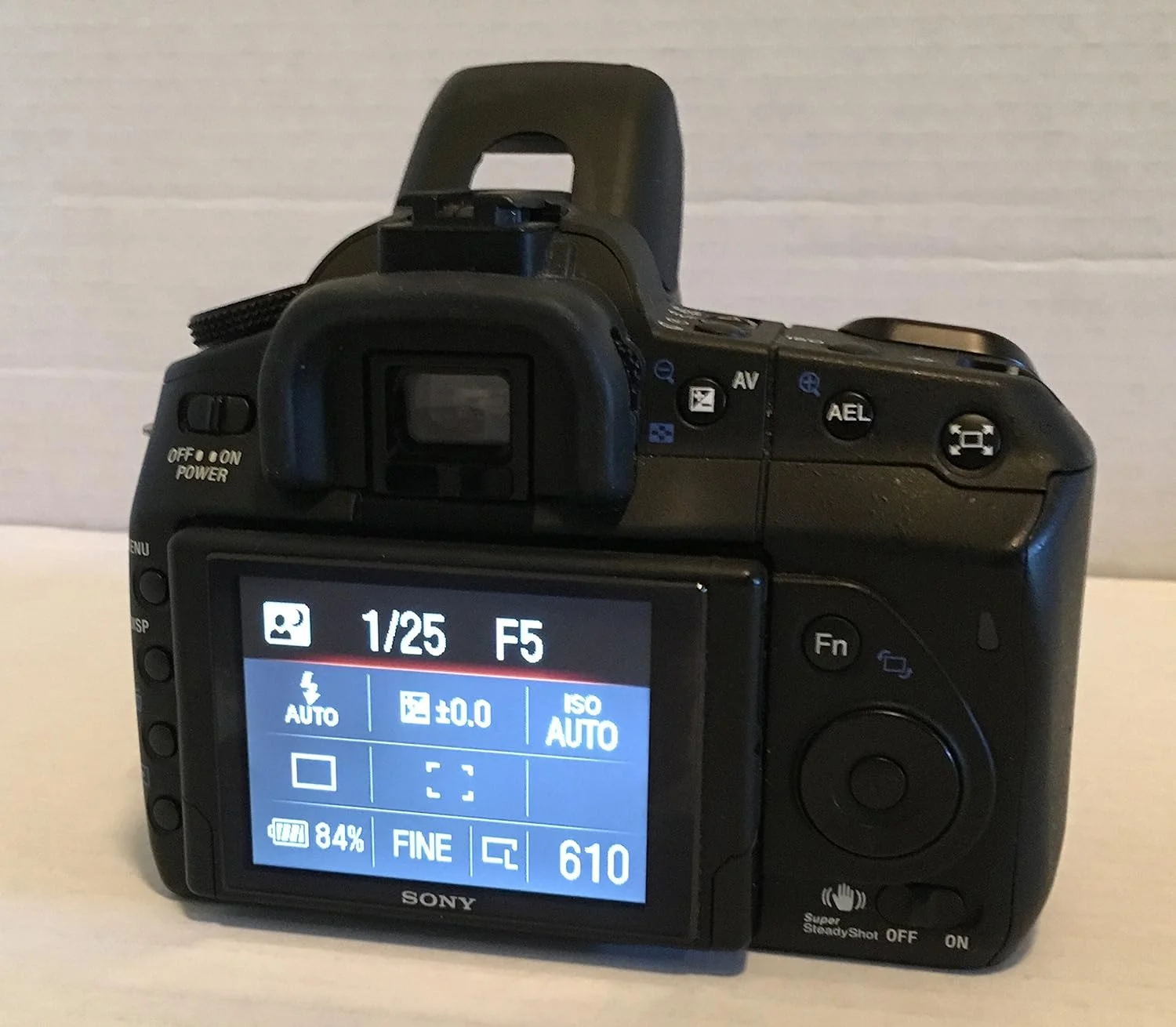 سونی A300K با لنز 18-70 میلیمتری سونی سونی A300K با لنز 18-70 میلیمتری سونی