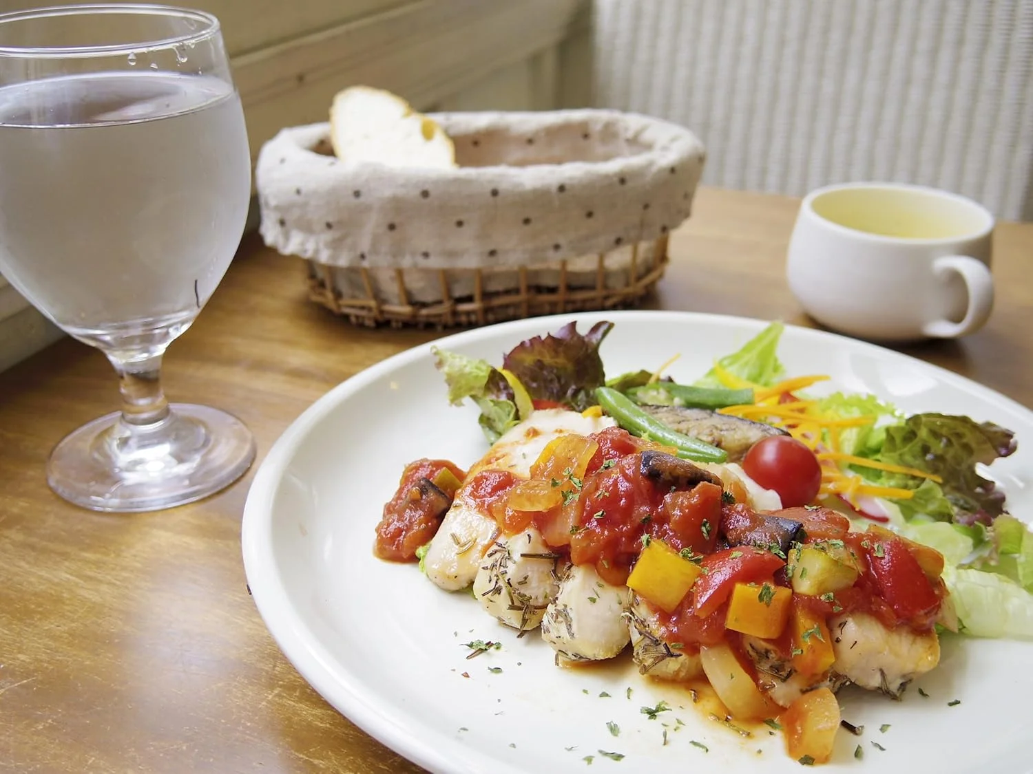 کیت لنز زوم Pentax Q7 (مشکی) با لنز زوم استاندارد 02 5-15mm f/2.8-4.5 - نسخه بین المللی کیت لنز زوم Pentax Q7 (مشکی) با لنز زوم استاندارد 02 5-15mm f/2.8-4.5 - نسخه بین المللی