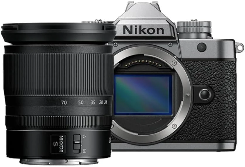 دوربین بدون آینه نیکون Zf با لنز 24-70 میلیمتری f/4 - فول فریم، 24.5 مگاپیکسل، ضبط ویدئو 4K UHD با دو درگاه کارت حافظه (نقرهای) دوربین بدون آینه نیکون Zf با لنز 24-70 میلیمتری f/4 - فول فریم، 24.5 مگاپیکسل، ضبط ویدئو 4K UHD با دو درگاه کارت حافظه (نقرهای)