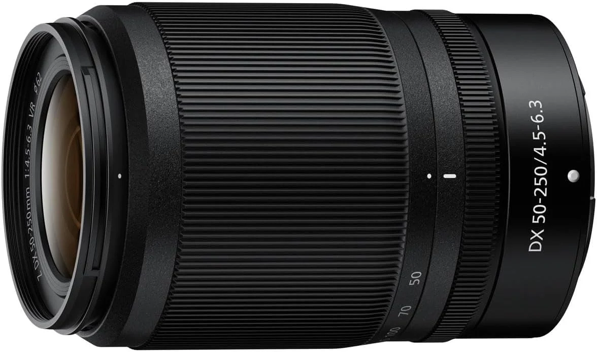 دوربین بدون آینه نیکون Z fc با فرمت DX به همراه لنز NIKKOR Z 28mm f/2.8 (SE) و لنز Z DX 50-250mm f/4.5-6.3 VR