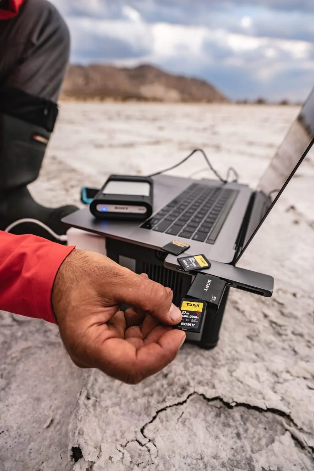 دوربین بدون آینه پاناسونیک Lumix S1 IIE با حسگر CMOS 24.1 مگاپیکسلی، فیلمبرداری 6K و عکاسی پیاپی 30 فریم در ثانیه و منظره یاب OLED دوربین بدون آینه پاناسونیک Lumix S1 IIE با حسگر CMOS 24.1 مگاپیکسلی، فیلمبرداری 6K و عکاسی پیاپی 30 فریم در ثانیه و منظره یاب OLED