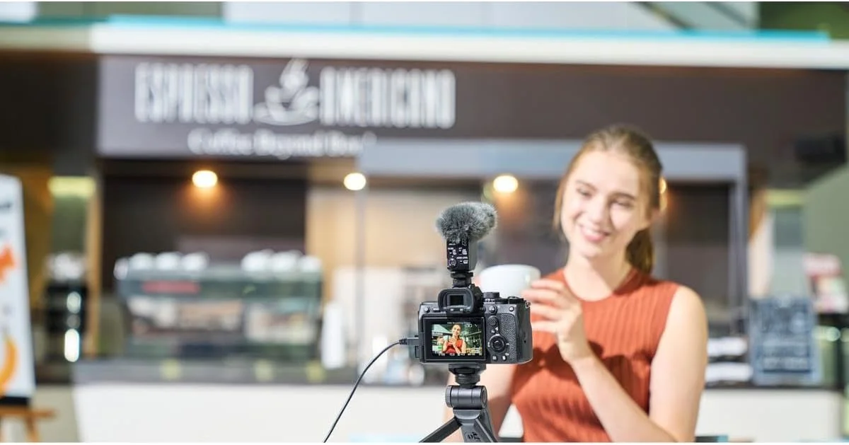 دوربین بدون آینه فول فریم سونی آلفا 7 IV با قابلیت تعویض لنز دوربین بدون آینه فول فریم سونی آلفا 7 IV با قابلیت تعویض لنز