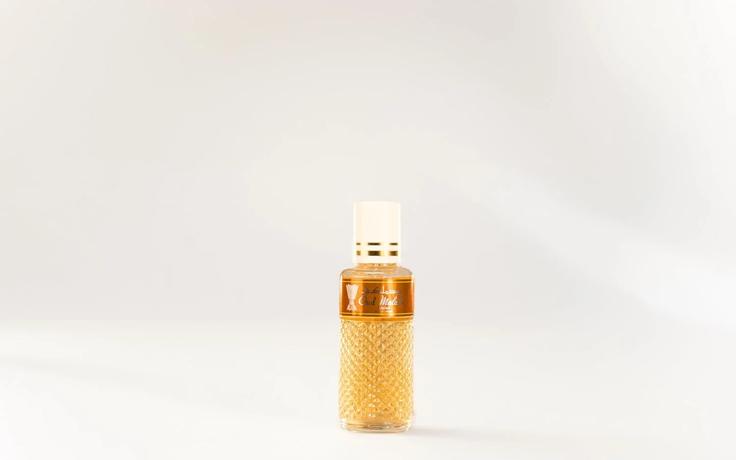 ادکلن عود ملکی از زهرة الاقصی، رایحه عود عمیق و گرم (250 میلی لیتر)