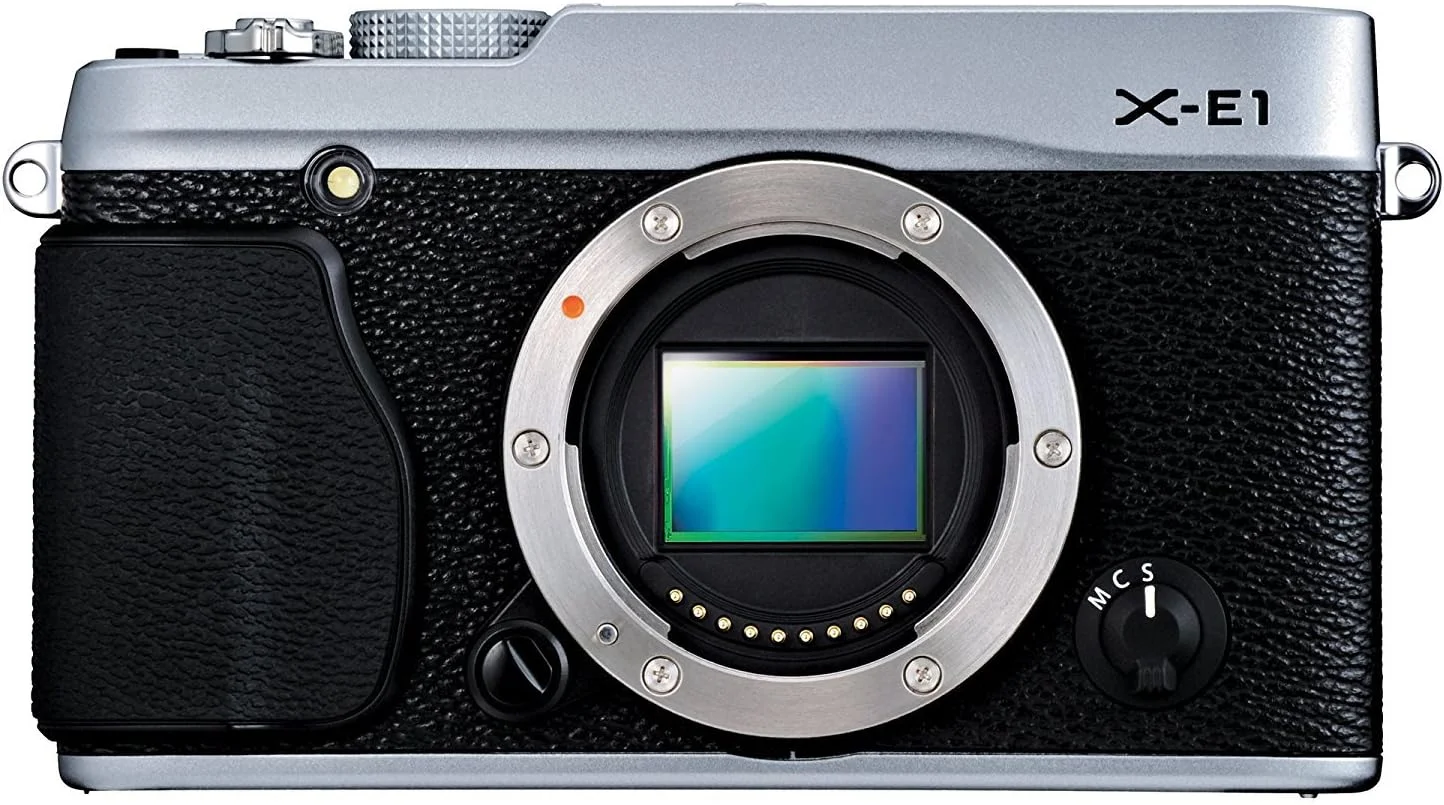Fujifilm X-E1 16.3MP Compact System Digital Camera with 2.8-Inch LCD - Body Only (Silver)