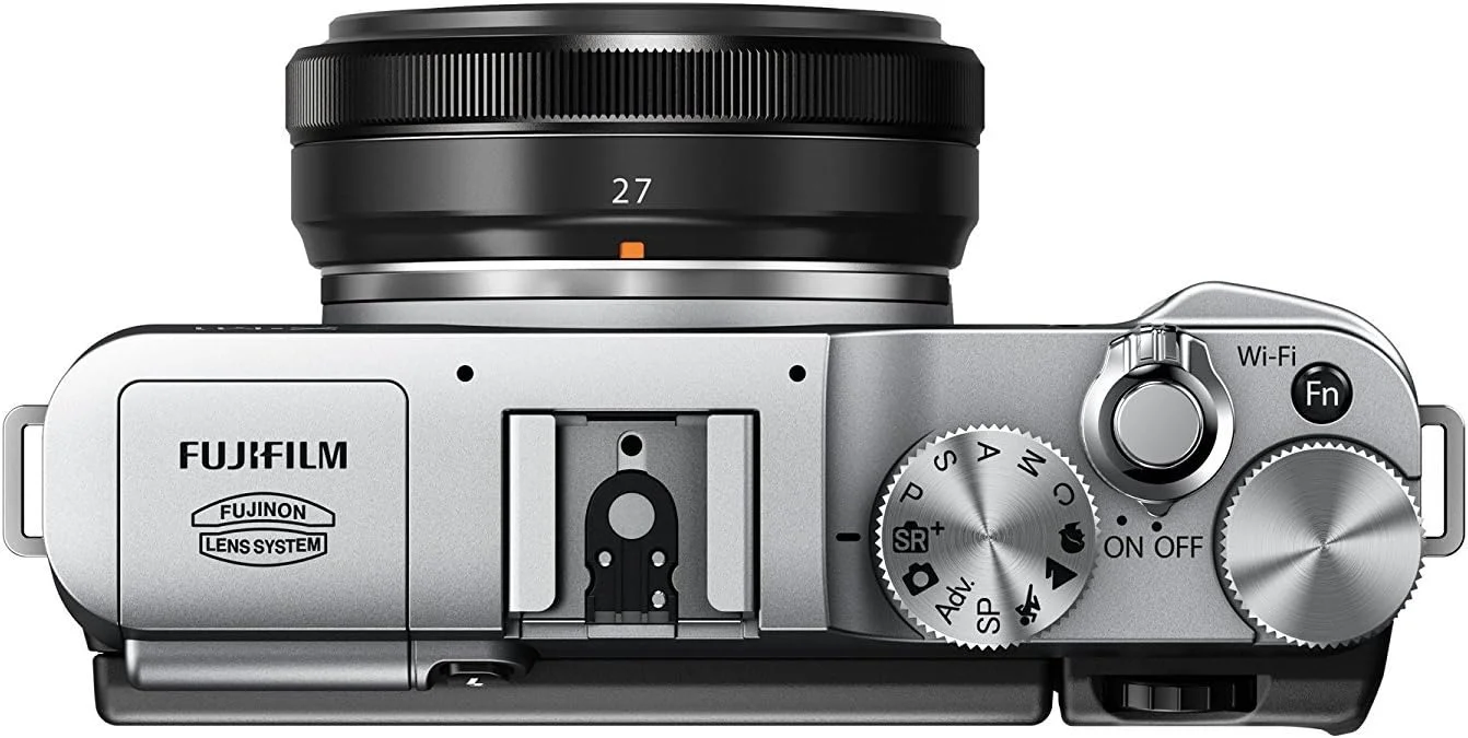 دوربین دیجیتال بدون آینه فوجیفیلم X-M1 با حسگر 16 مگاپیکسل و صفحه نمایش 3 اینچی - فقط بدنه (نقرهای) دوربین دیجیتال بدون آینه فوجیفیلم X-M1 با حسگر 16 مگاپیکسل و صفحه نمایش 3 اینچی - فقط بدنه (نقرهای)