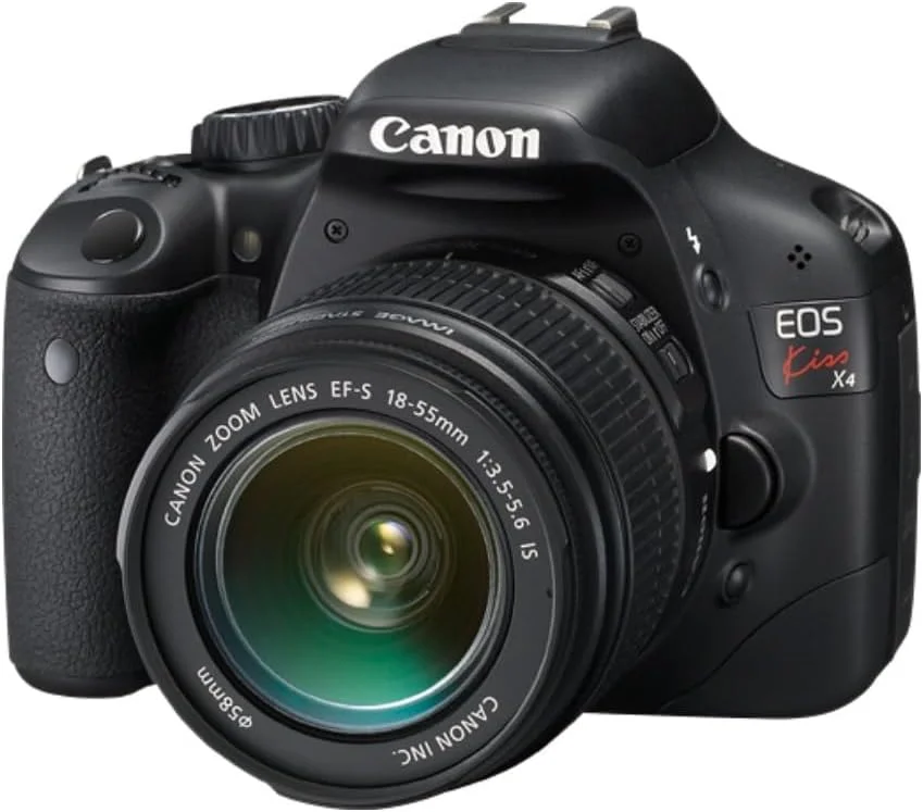 دوربین DSLR کانن EOS Kiss X4 (معروف به Canon Rebel T2i در ایالات متحده) به همراه لنز EF-S 18-55mm با کیفیت 18 مگاپیکسل (بازسازی شده)