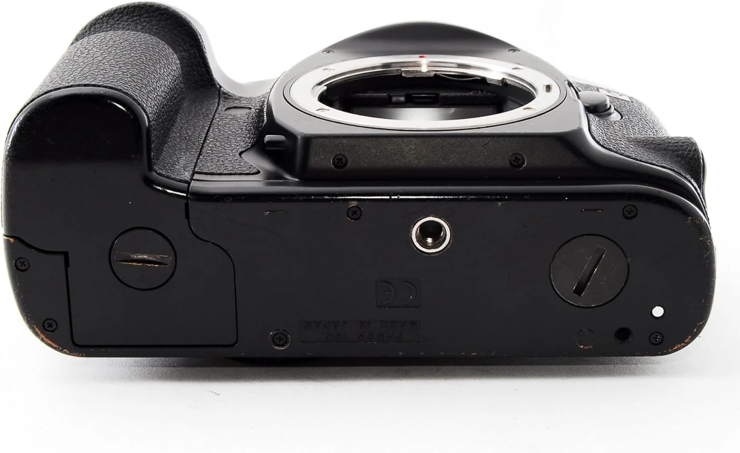 بدنه دوربین اسالآر ۳۵ میلیمتری کانن مدل EOS-1v به همراه گریپ GR-E2، بند گردنی L3 و چشمی Ec II بدنه دوربین اسالآر ۳۵ میلیمتری کانن مدل EOS-1v به همراه گریپ GR-E2، بند گردنی L3 و چشمی Ec II