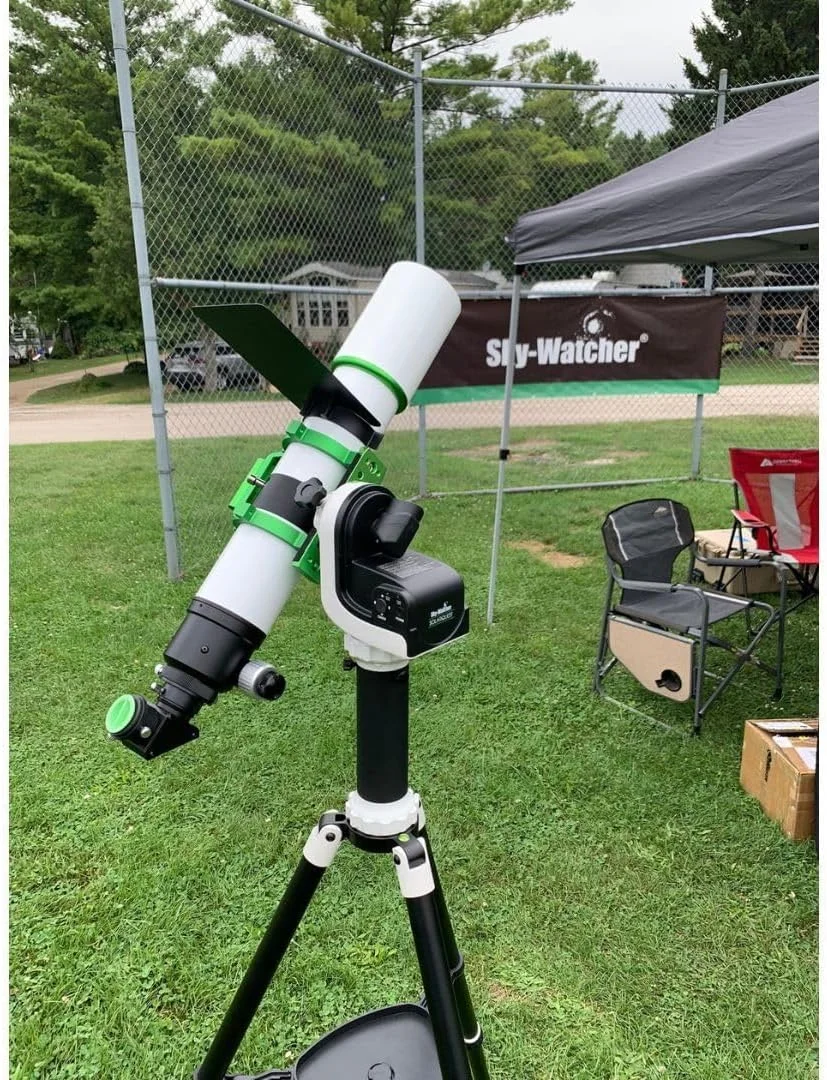 تلسکوپ خورشیدی سلسترون Heliostar 76 H-Alpha با دیافراگم 76 میلی‌متری و فاصله کانونی 630 میلی‌متری به همراه کیت پایه سمت-ارتفاعی SolarQuest برای عملکرد Double-Stack