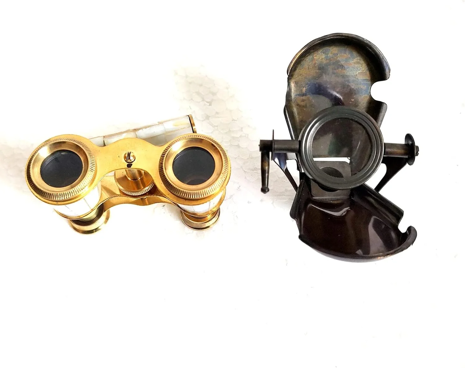 تلسکوپ جیبی برنجی عتیقه طلایی و مشکی، دو تکه، ابعاد تقریبی 7.62 در 10.16 سانتی متر