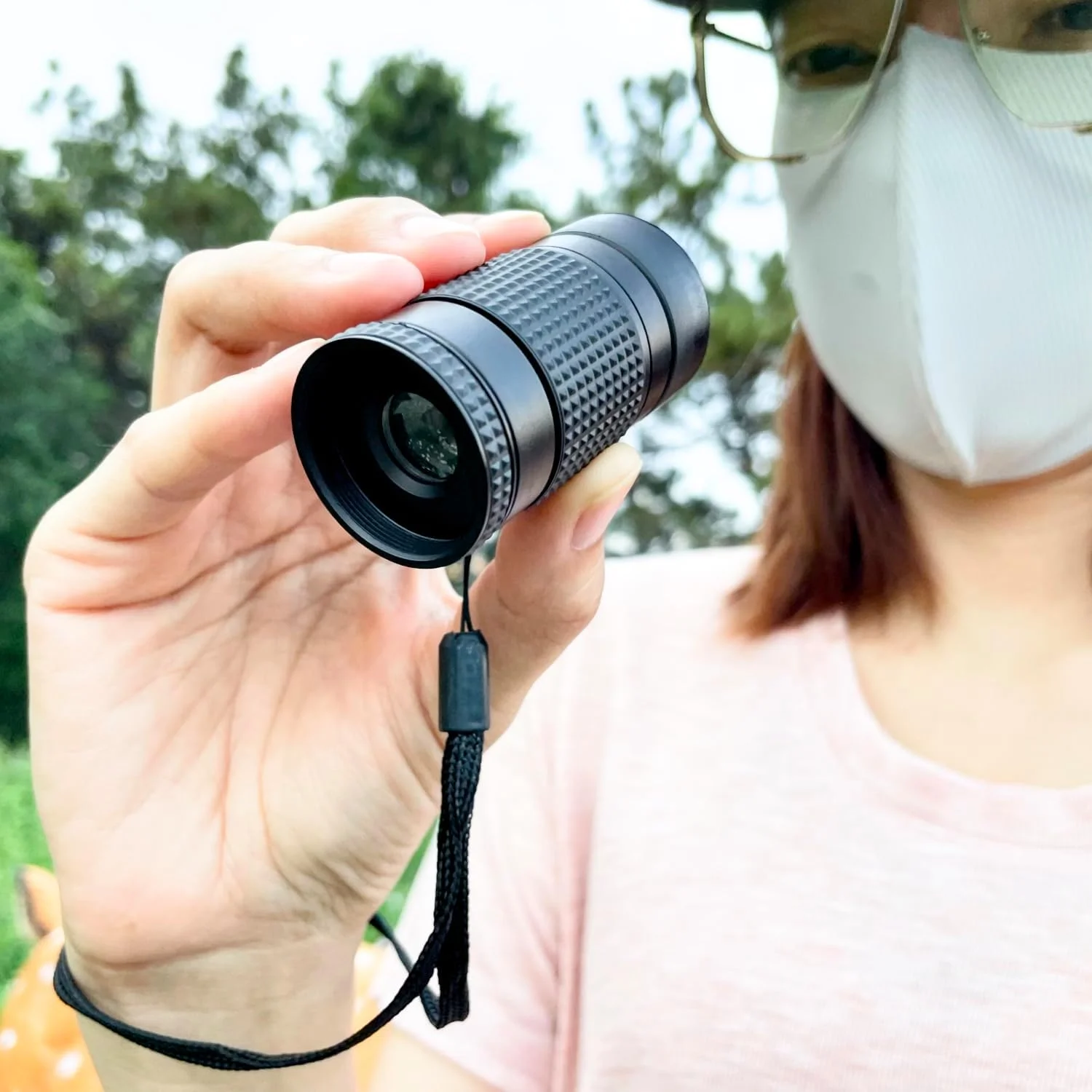 تک چشمی نمای نزدیک طراحی شده برای افراد کم بینا. تک چشمی های ذره بینی مینی سایز برای مشاهده از فاصله نزدیک (4x12mm - بدنه تمیز)