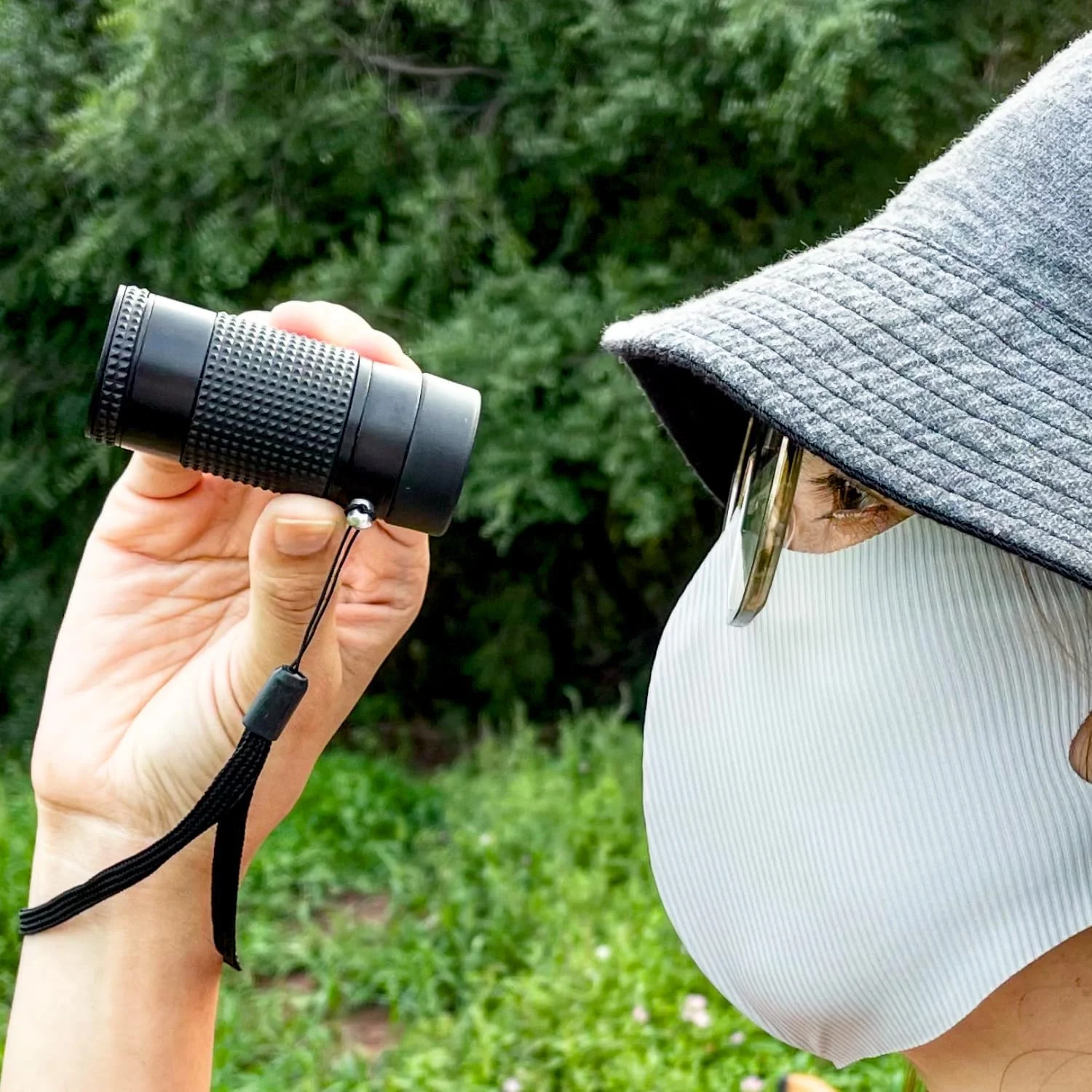 تک چشمی نمای نزدیک طراحی شده برای افراد کم بینا. تک چشمی های ذره بینی مینی سایز برای مشاهده از فاصله نزدیک (6x16mm - بدنه تمیز)