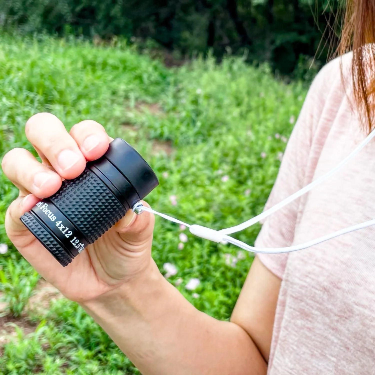 تک چشمی نمای نزدیک طراحی شده برای افراد کم بینا. تک چشمی های ذره بینی کوچک برای مشاهده از فاصله نزدیک (4x12mm)