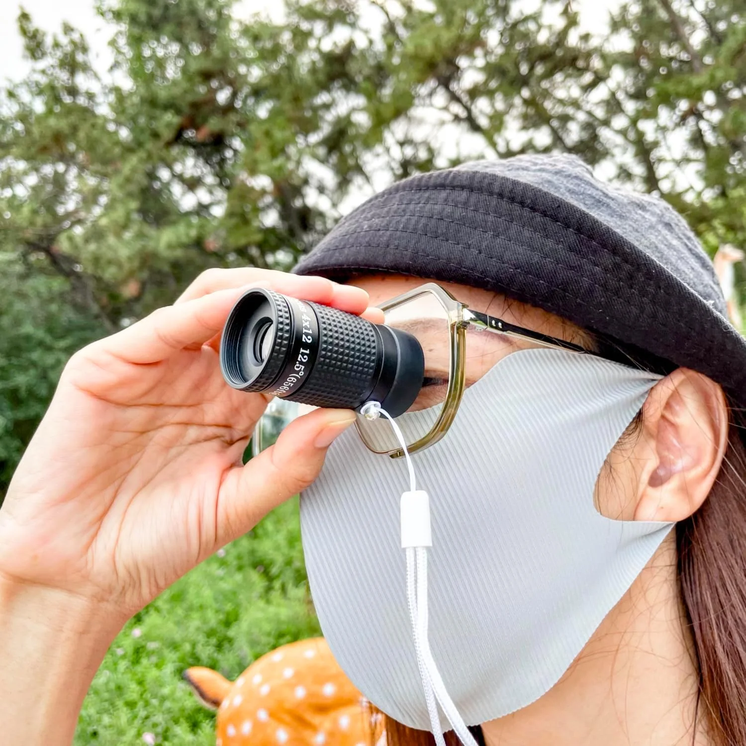 تک چشمی نمای نزدیک طراحی شده برای افراد کم بینا. تک چشمی های ذره بینی کوچک برای مشاهده از فاصله نزدیک (4x12mm)