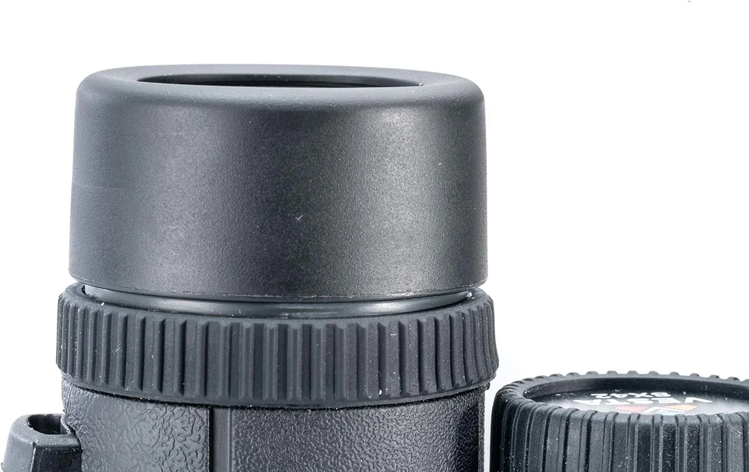 دوربین دوچشمی ونگارد Vesta 8x42، ضد آب/ضد مه