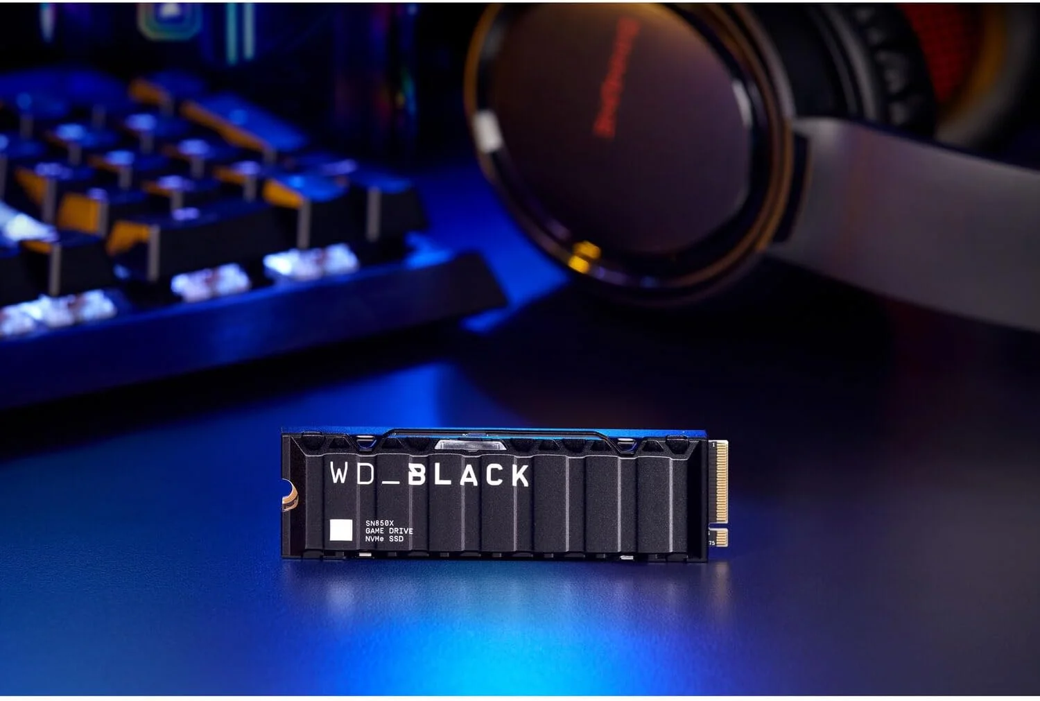 حافظه اس اس دی داخلی گیمینگ WD_BLACK SN850X NVMe با هیت سینک - سازگار با پلی استیشن 5، Gen4 PCIe، M.2 2280، سرعت تا 7200 مگابایت بر ثانیه - WDBB9H0080BNC-WRSN