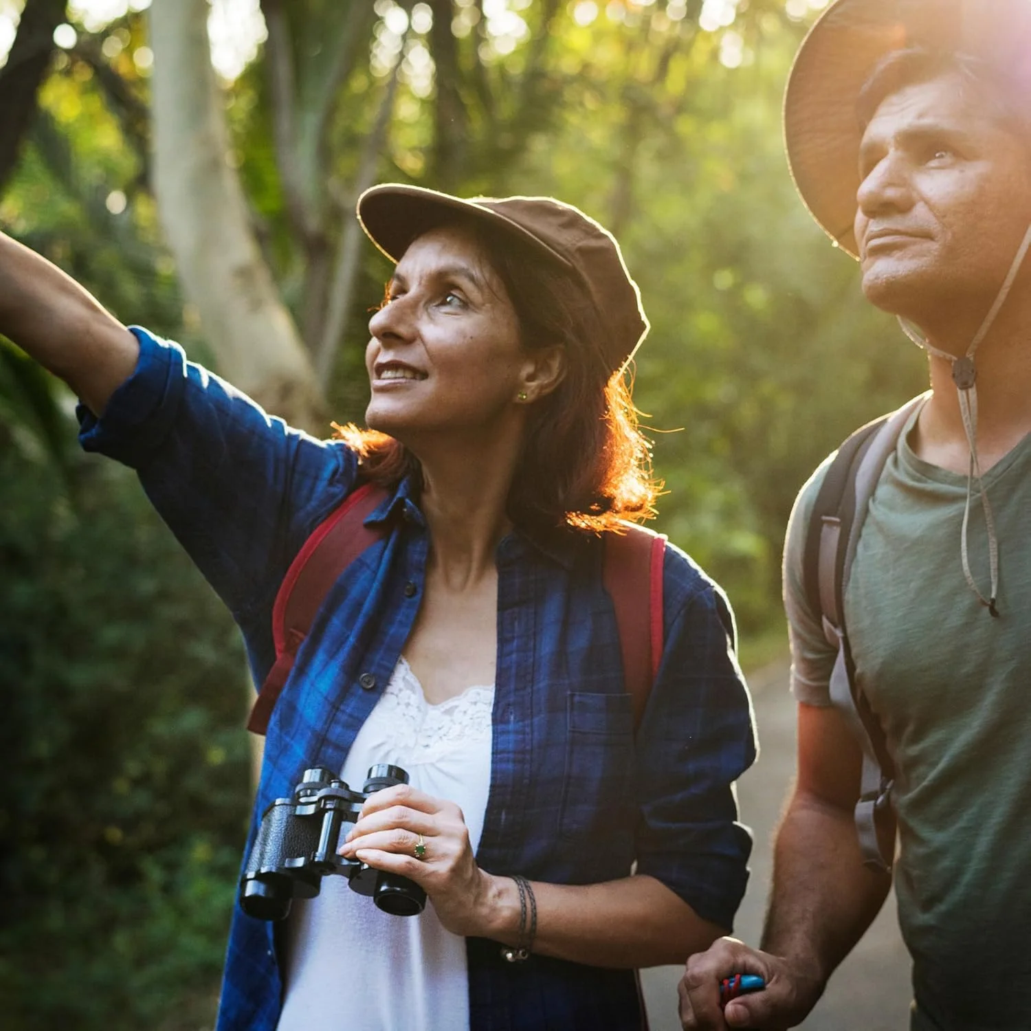 دوربین دوچشمی 8x30 X-Trail Barska – دوربین دوچشمی فلزی مناسب فضای باز – منشورهای Porro، اپتیک کاملاً پوشش داده شده، دید عریض 60 درجه، بزرگنمایی 8 برابر، لنز 30 میلی‌متری، چرخ فوکوس دندانه‌دار – جمع و جور و بادوام