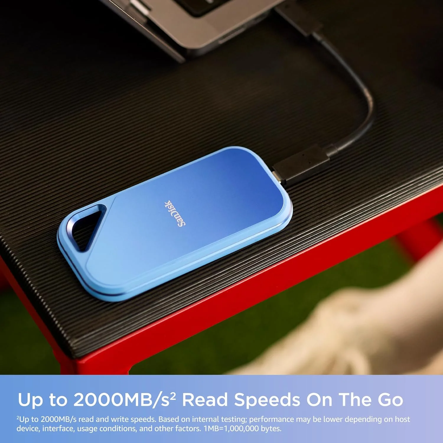 حافظه اس اس دی قابل حمل سن‌دیسک Creator PRO با ظرفیت 2 ترابایت، دارای استاندارد IP65، مقاومت در برابر سقوط از ارتفاع 3 متر، سرعت خواندن و نوشتن 2000 مگابایت بر ثانیه -SDSSDE81C-2T00-G25