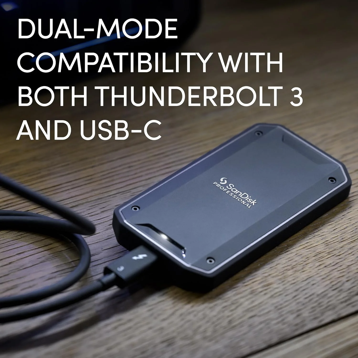 حافظه اس اس دی اکسترنال 4 ترابایتی SanDisk Professional PRO-G40 - سرعت تا 3000 مگابایت بر ثانیه، Thunderbolt 3 (40Gbps)، USB-C (10Gbps)، مقاومت IP68 در برابر گرد و غبار و آب - مدل SDPS31H-004T-GBCND