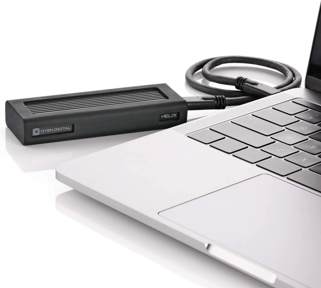 اس اس دی اکسترنال قابل حمل Oyen Digital Helix Dura با ظرفیت 4 ترابایت، USB-C (USB 3.2 Gen2) NVMe، سرعت تا 1050 مگابایت بر ثانیه (DM2-P8-4T-BK)