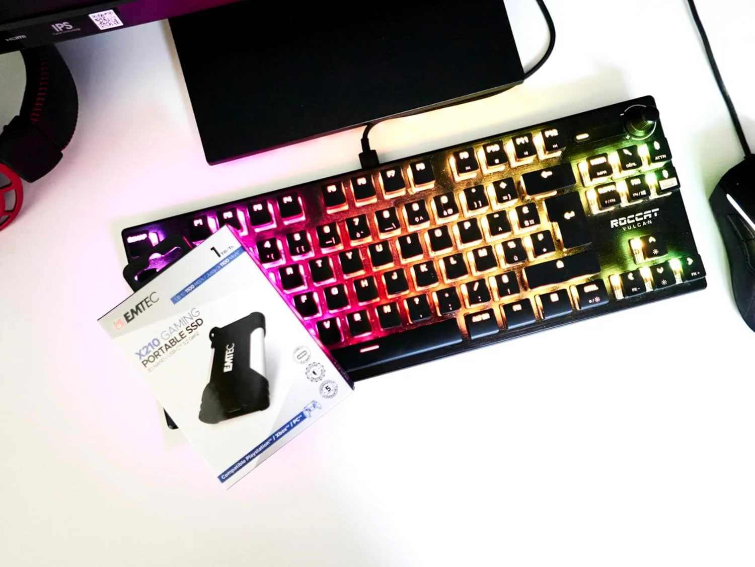 درایو حالت جامد اکسترنال قابل حمل گیمینگ EMTEC - X210G با ظرفیت 500 گیگابایت، 500GB - ECSSD500GX210G - USB-C 3.2 Gen2 - سرعت تا 1100 مگابایت بر ثانیه - فلش 3D NAND - ذخیره اسناد، موسیقی، ویدیوهای HD