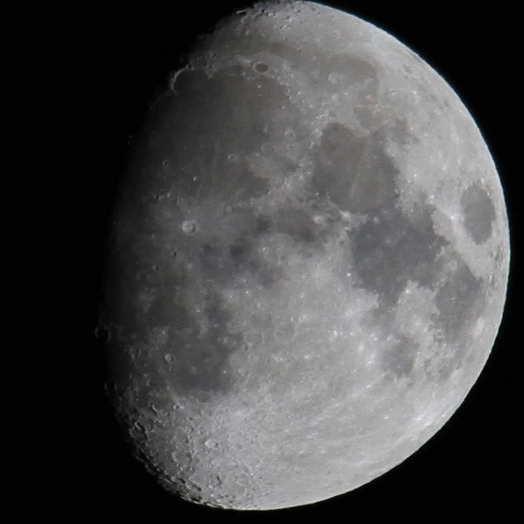 تلسکوپ منکسوری با سه پایه و یابنده، تلسکوپ قابل حمل برای مبتدیان نجوم، تلسکوپ مسافرتی، فاصله کانونی 1250 میلی متر، تلسکوپ 10 منکسوری