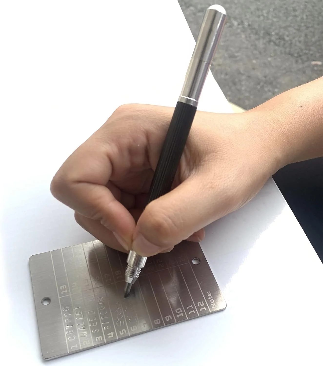 کیف پول استیل ضد زنگ 11 در 1 برای ارز دیجیتال بیت کوین با مُهرهای فلزی، کیف ضد آب و ضد حریق، قلم حکاکی برای پشتیبان گیری از عبارت بازیابی ارزهای دیجیتال سازگار با سخت افزار BIP39