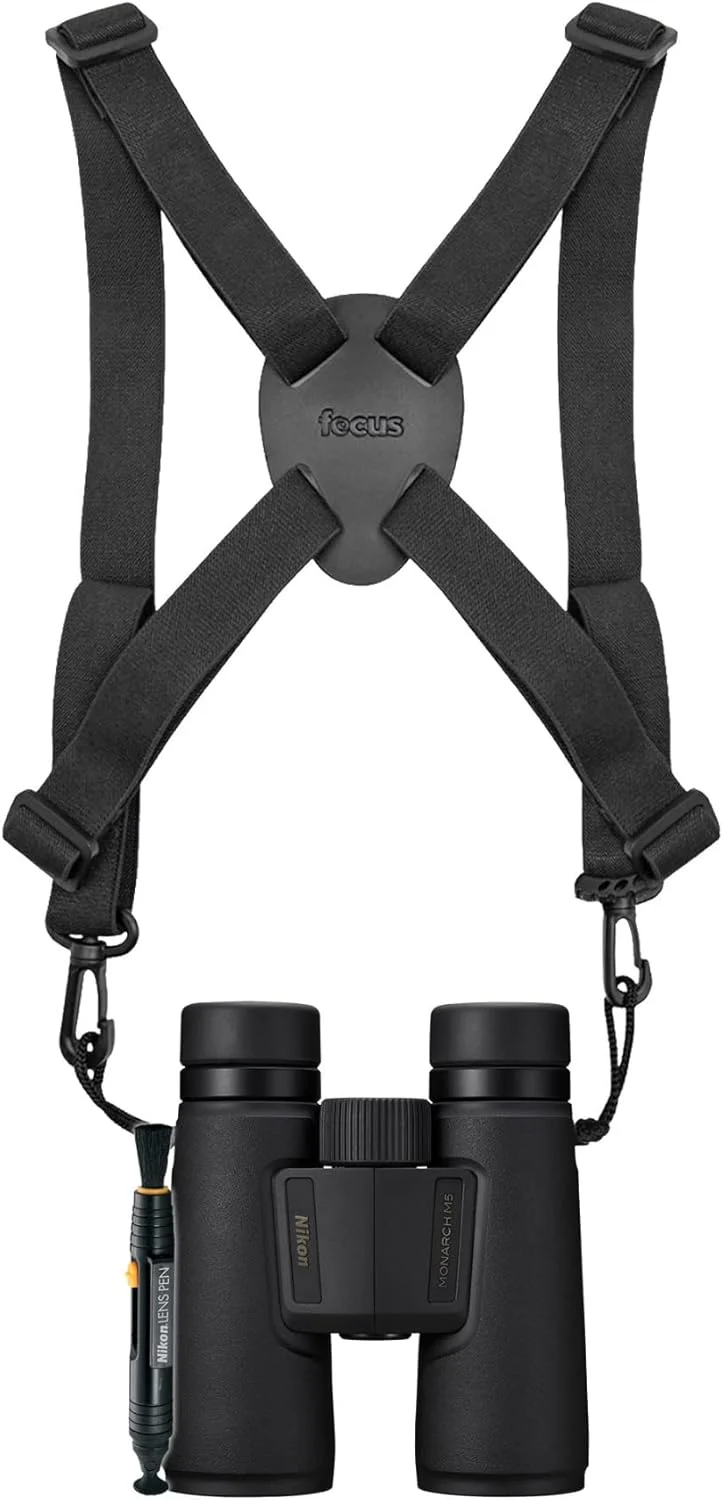 دوربین دوچشمی نیکون Monarch M5 10x42 به همراه قلم تمیز کننده لنز و بند گردنی - جمع و جور، سبک وزن، دوربین دوچشمی قدرتمند برای بزرگسالان مناسب شکار، تماشای پرندگان و پیاده روی (3 تکه)
