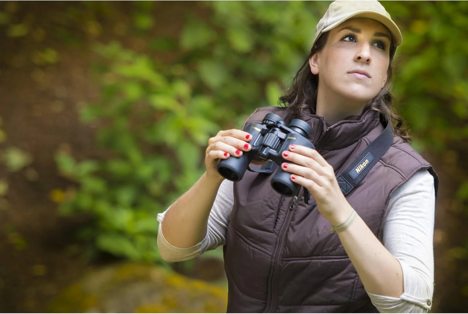 دوربین دوچشمی نیکون ACULON A211 10x42 | پوشش چند لایه، دوربین دوچشمی منشور Porro با چشمی های چرخشی و کشویی، قابل نصب بر روی سه پایه | مدل رسمی نیکون ایالات متحده آمریکا