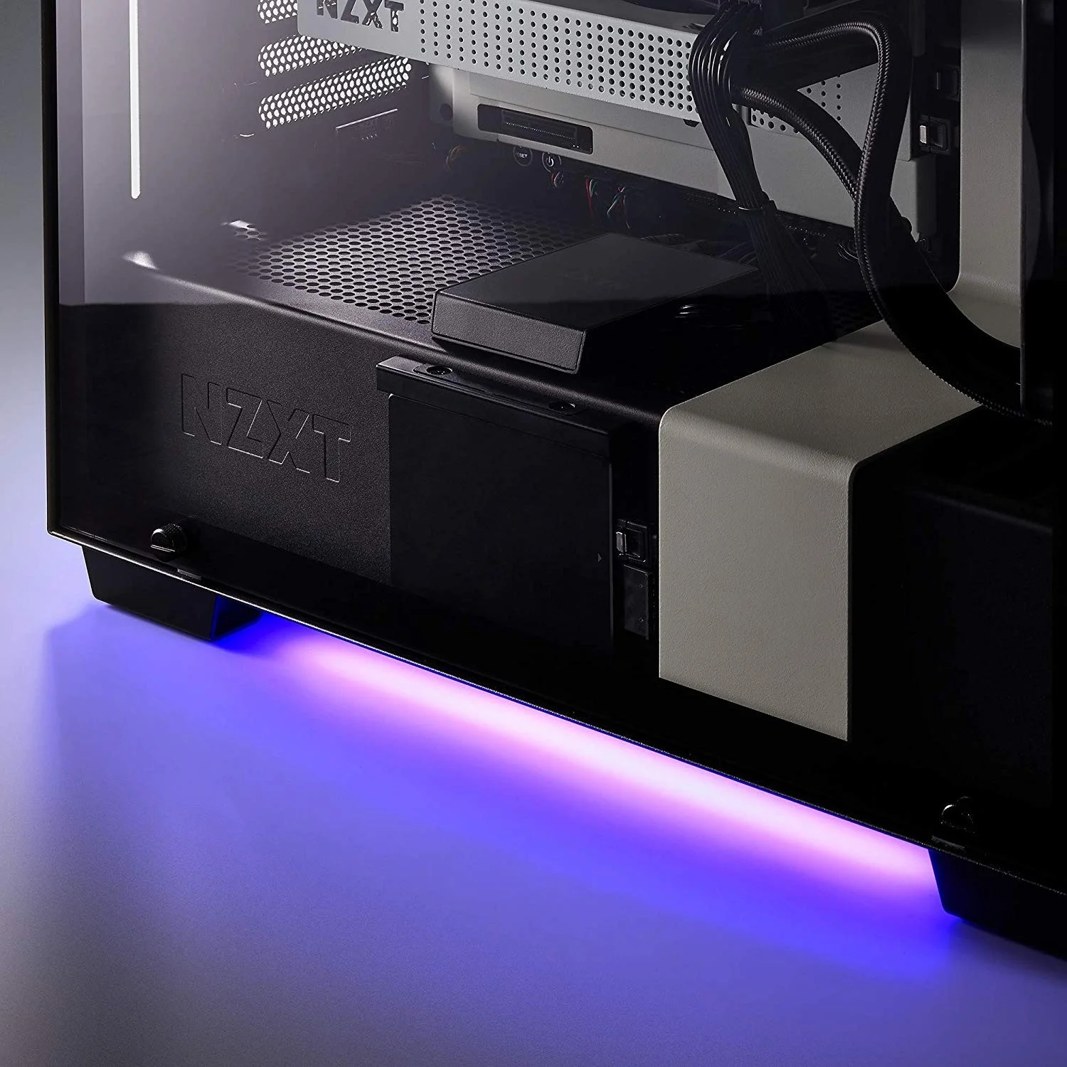 نورپردازی زیر بدنه کامپیوتر NZXT Hue 2، قطعات 300 میلی‌متری، ابعاد 300x20x8 میلی‌متر، مشکی | AH-2UGKK-A1