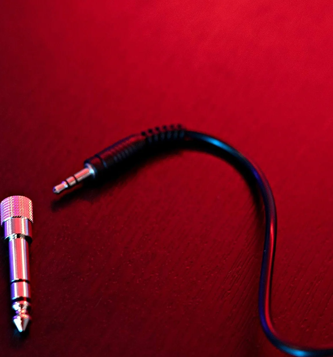 هدفون دی‌جی نومارک HF125 با طراحی روی گوش و پشت بسته، درایورهای دینامیک 40 میلی‌متری Mylar، گوشی‌های قابل تنظیم 7 حالته، مینی پلاگ 3.5 میلی‌متری TRS، شامل آداپتور 3.5 میلی‌متری به 1/4 اینچی TRS، نقره‌ای | HF125