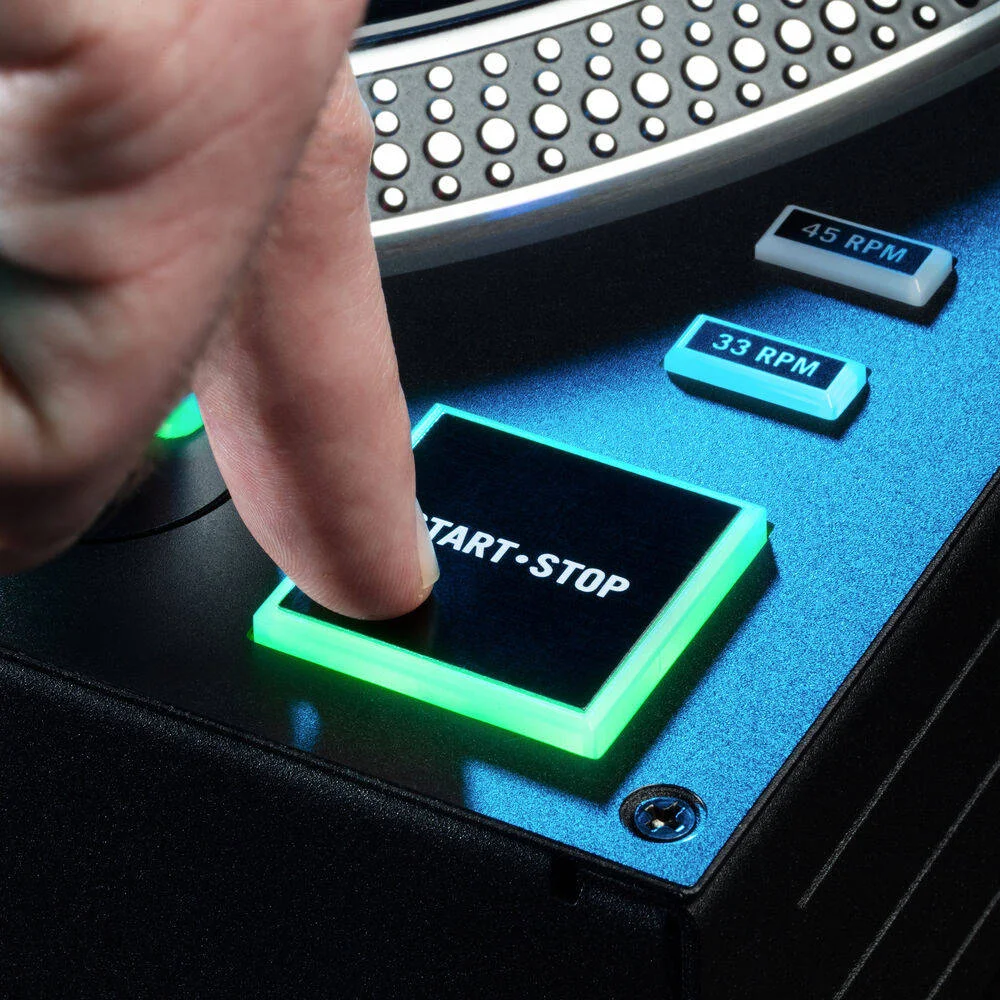 سیستم کنترل دی‌جی موتورایز وینیلی ۱۲ اینچی RANE DJ TWELVE MKII، کنترل DVS/USB MIDI، وینیلی ۱۲ اینچی کامل با صفحه گردان موتورایز، موتور گشتاور بالا، سرعت صفحه گردان ۳۳-۱/۳ و ۴۵ دور در دقیقه، اتصال از طریق USB، مشکی