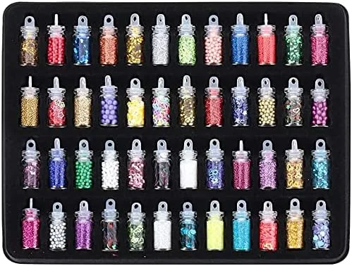 جعبه بلیسیا شامل ۴۸ بطری اکلیل و پولک رزین ناخن، مناسب برای پر کردن قالب جواهرات اپوکسی UV و تزئینات سه بعدی ناخن (چند رنگ)