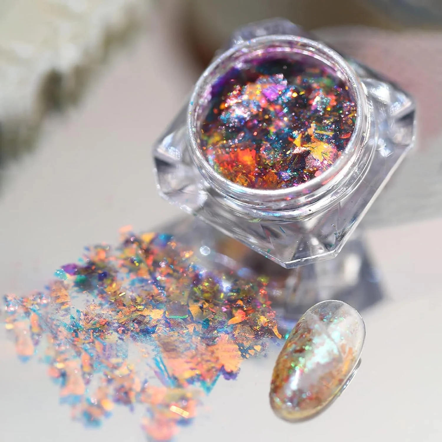 یک جعبه تزئین ناخن با جلوه درخشان و اشکال مختلف، پولک های براق برای طراحی ناخن و مهمانی، مدل 6