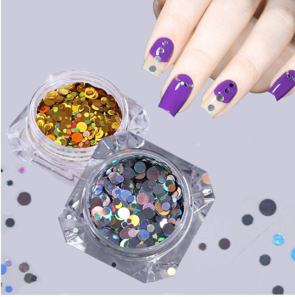 یک بطری پولک های هنری ناخن، اکلیل های ناخن، پولک های طرح چشم اسبی، اکلیل های درشت برای مو، صورت و آرایش چشم، ورقه های فویل برای اسلایم