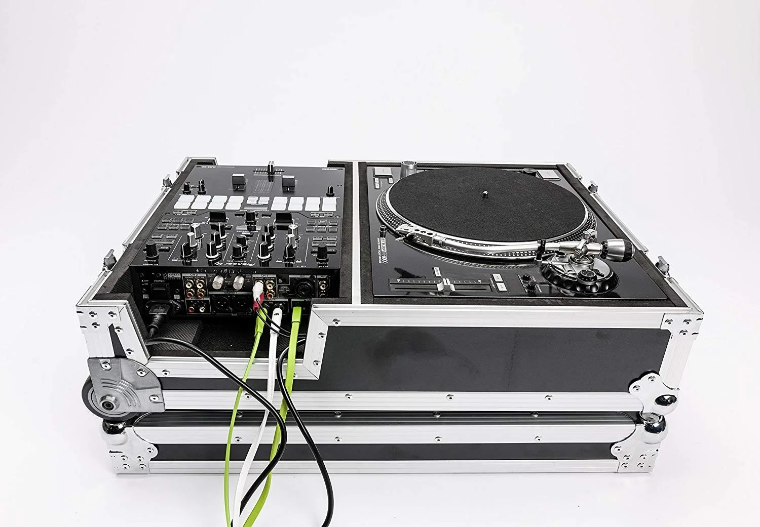 کیف حمل Magma Scratch، ابعاد داخلی 35.5 x 46.5 x 8.5 سانتی متر برای محفظه ترن تیبل، 26.5 x 46.5 x 8.8 سانتی متر برای محفظه میکسر، مشکی/نقره ای | 40985 - Scratch Suitcase