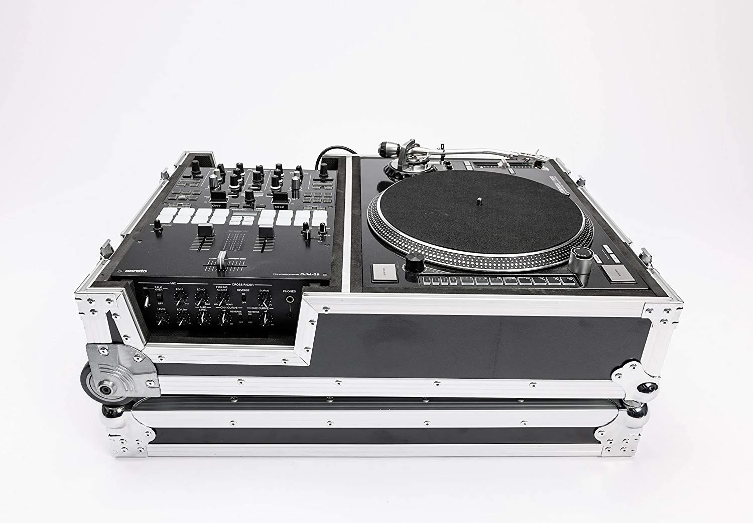 کیف حمل Magma Scratch، ابعاد داخلی 35.5 x 46.5 x 8.5 سانتی متر برای محفظه ترن تیبل، 26.5 x 46.5 x 8.8 سانتی متر برای محفظه میکسر، مشکی/نقره ای | 40985 - Scratch Suitcase