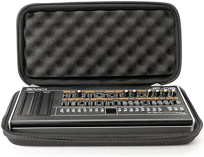 کیف حمل Magma Ctrl Case Boutique Dock، مناسب برای ماژول‌های Roland Boutique، فوم EVA Durashock سخت، فوم داخلی محافظ نمایشگرها و دکمه‌ها، پوسته بیرونی پلی‌استر ضد آب، مشکی | 48002