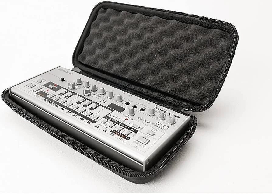 کیف حمل Magma Ctrl Case Boutique Dock، مناسب برای ماژول‌های Roland Boutique، فوم EVA Durashock سخت، فوم داخلی محافظ نمایشگرها و دکمه‌ها، پوسته بیرونی پلی‌استر ضد آب، مشکی | 48002