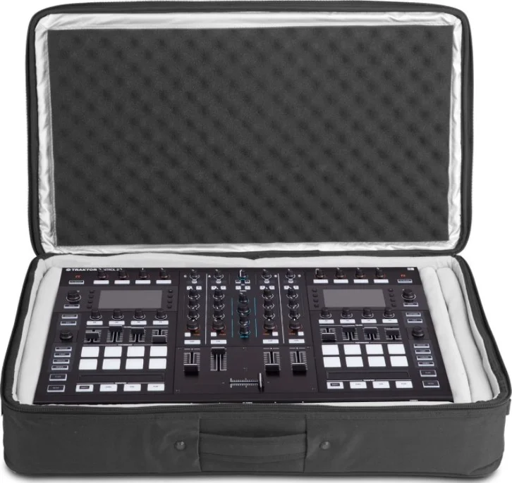 کیف آستین خیلی بزرگ کنترلر MIDI مدل UDG Urbanite، ضد آب، مناسب برای XDJ/XZ/RX3/RX2/SZ2 و غیره، مشکی | U7103BL