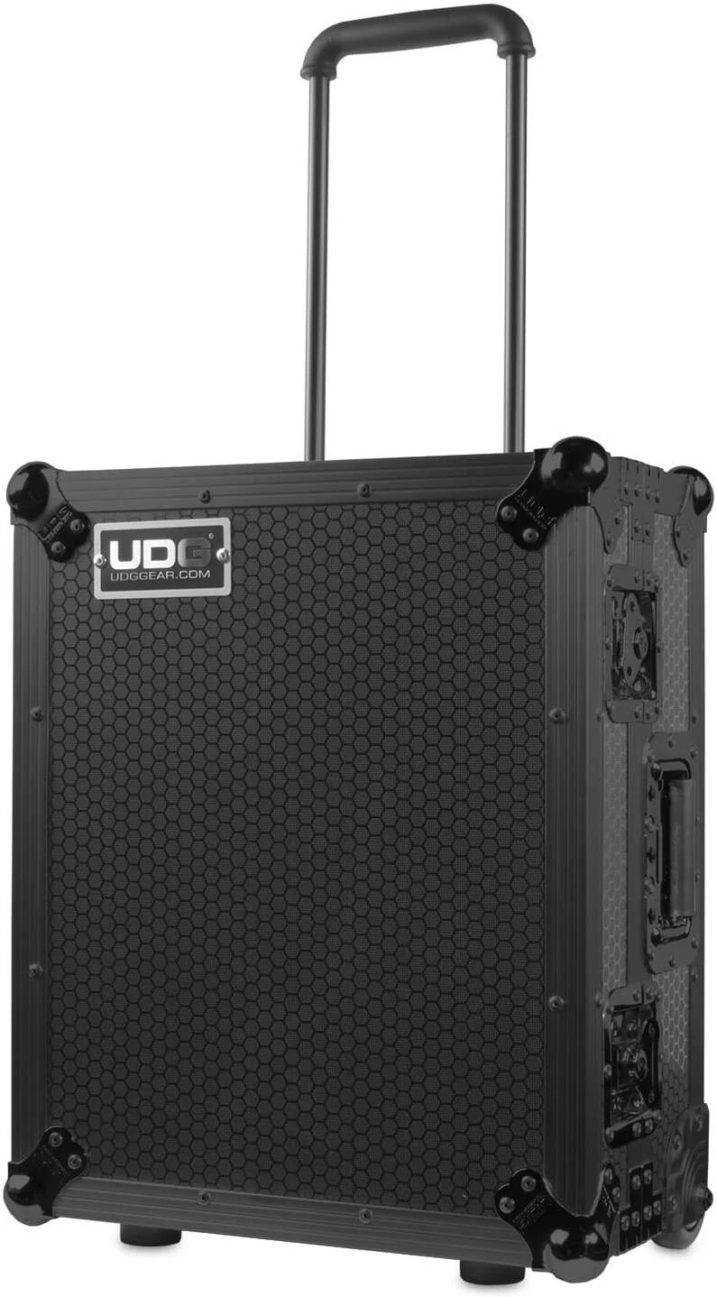 کیف حمل چند فرمتی گرامافون UDG Ultimate Flight Case مشکی MK2 Plus (چرخ دار)، فوم EVA با تراکم بالا و طرح الماس برجسته، سخت افزار آنودایز شده با پوشش پودری، مشکی | U91029BL2