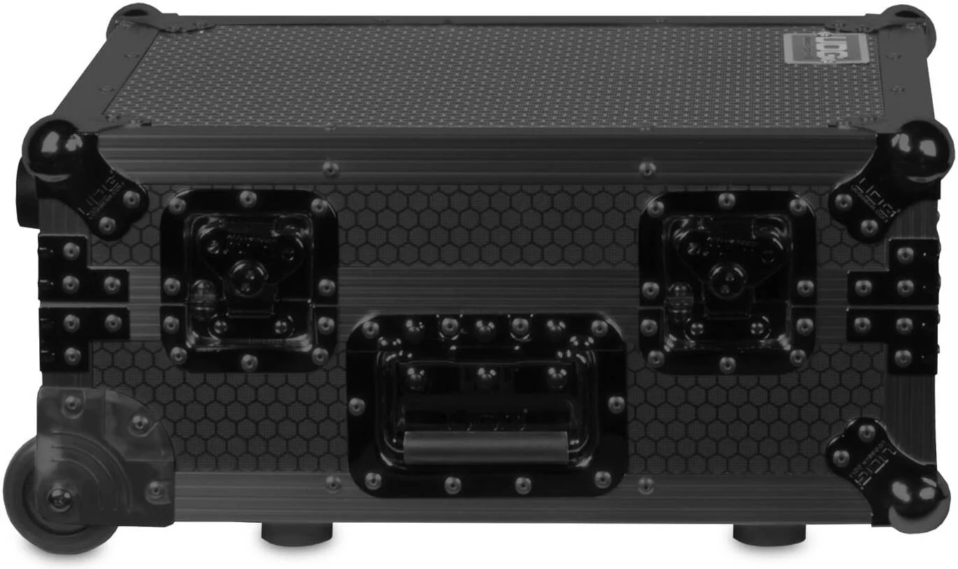 کیف حمل چند فرمتی گرامافون UDG Ultimate Flight Case مشکی MK2 Plus (چرخ دار)، فوم EVA با تراکم بالا و طرح الماس برجسته، سخت افزار آنودایز شده با پوشش پودری، مشکی | U91029BL2