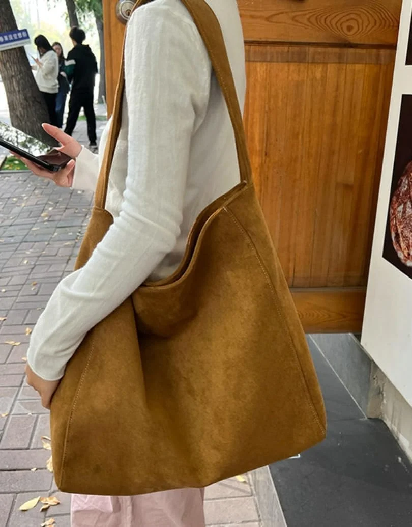 کیف دوشی مدل هلالی زنانه، کیف دستی کراس بادی، کیف دستی مخمل کبریتی کیف دوشی مدل هلالی زنانه، کیف دستی کراس بادی، کیف دستی مخمل کبریتی