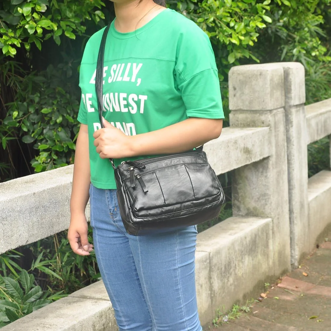 کیف دستی زنانه مدل VOLGANIK ROCK 8010 با طراحی کلاسیک