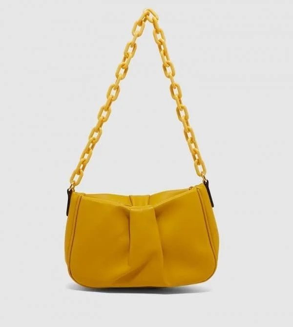 کیف دوشی زنانه AILA با دسته زنجیری پلیسه دار کیف دوشی زنانه AILA با دسته زنجیری پلیسه دار