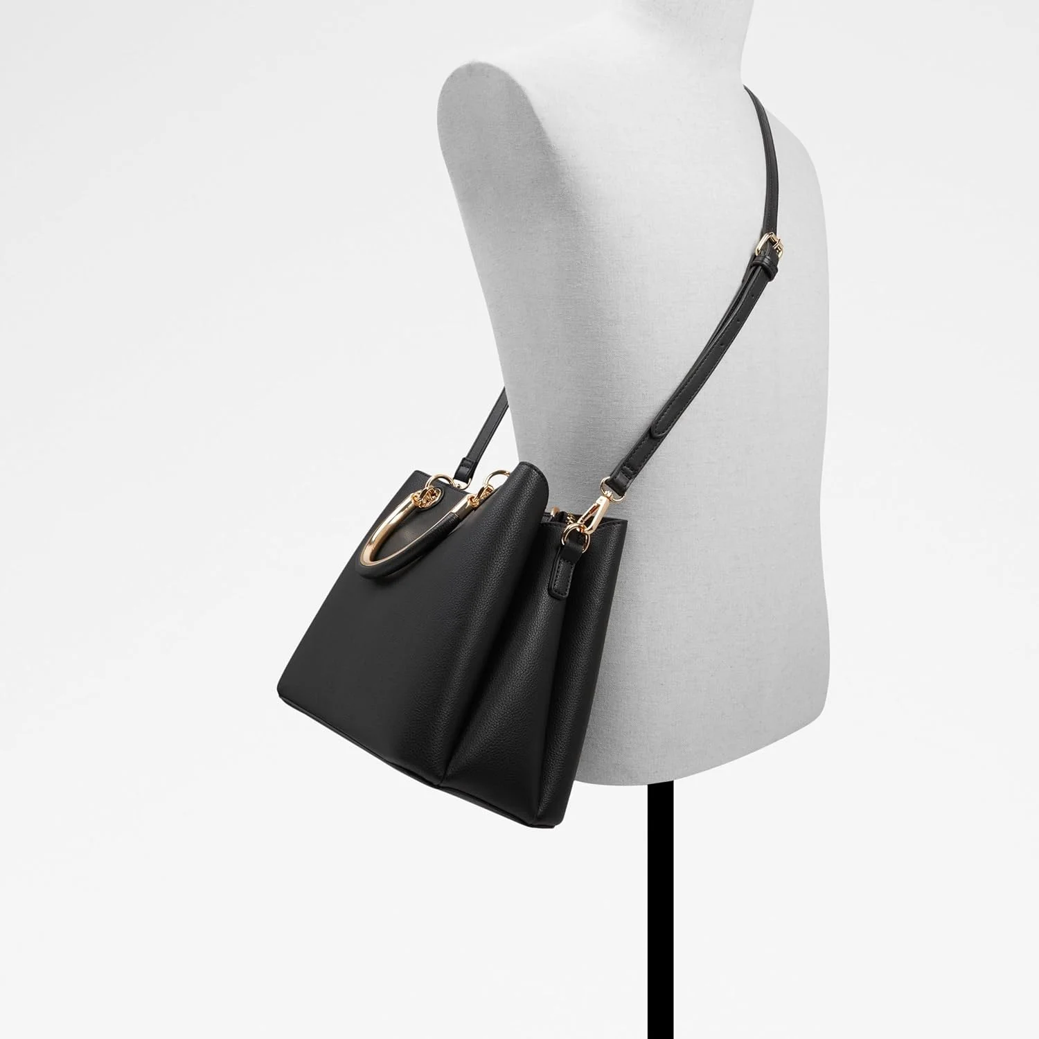 کیف دوشی زنانه آلدو مدل Surgoinee